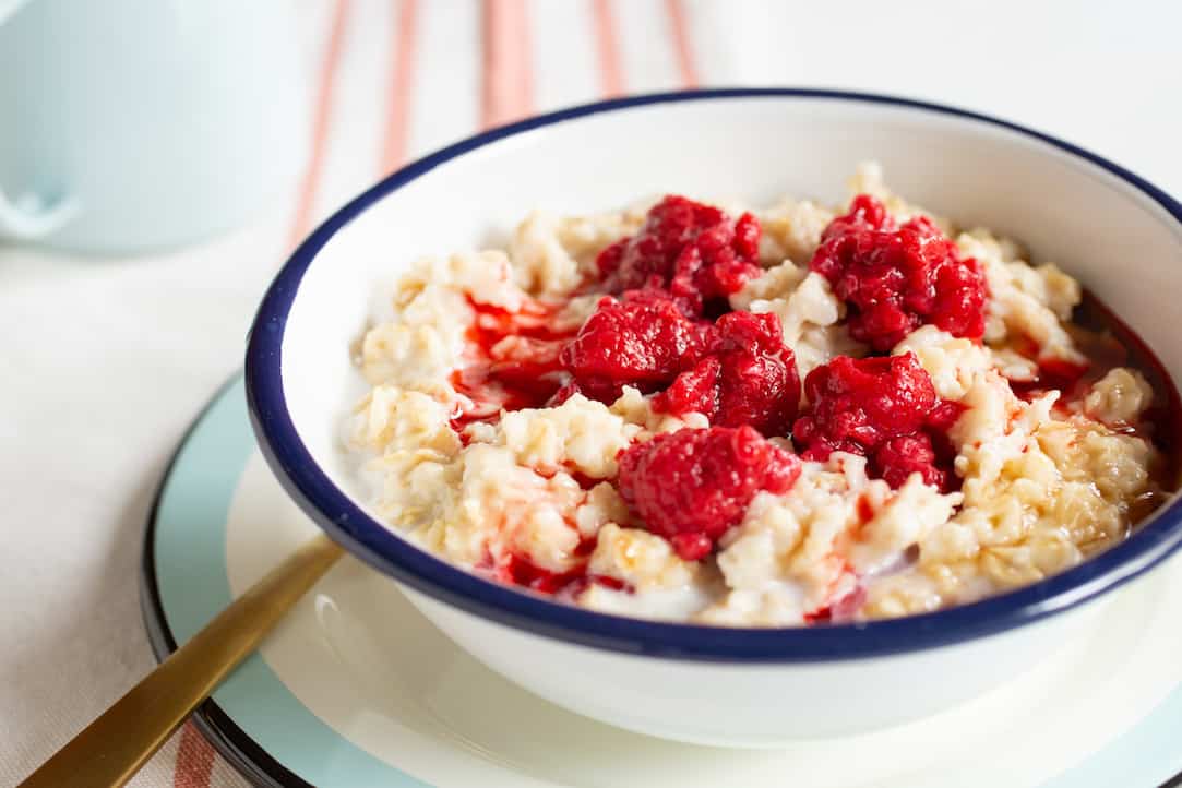 5-minute oatmeal with frozen fruit
