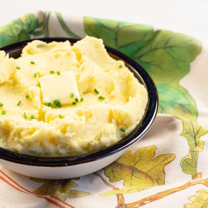 mashed potatoes made on the stovetop, pressure cooker, or slow cooker - via goodfoodstories.com