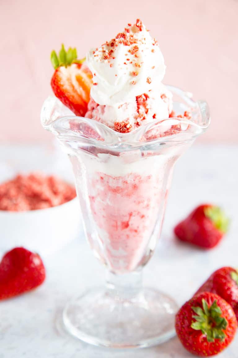 strawberry shortcake ice cream bar sundae
