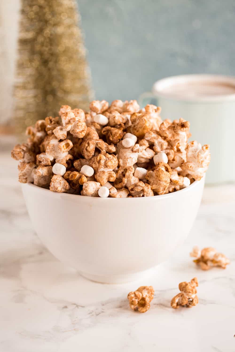 hot cocoa popcorn with marshmallow bits